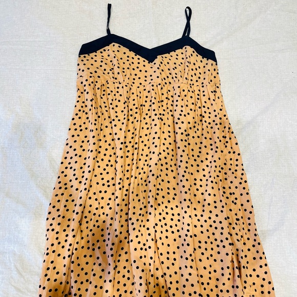 Peach dress with sweetheart neckline - Picture 7 of 10